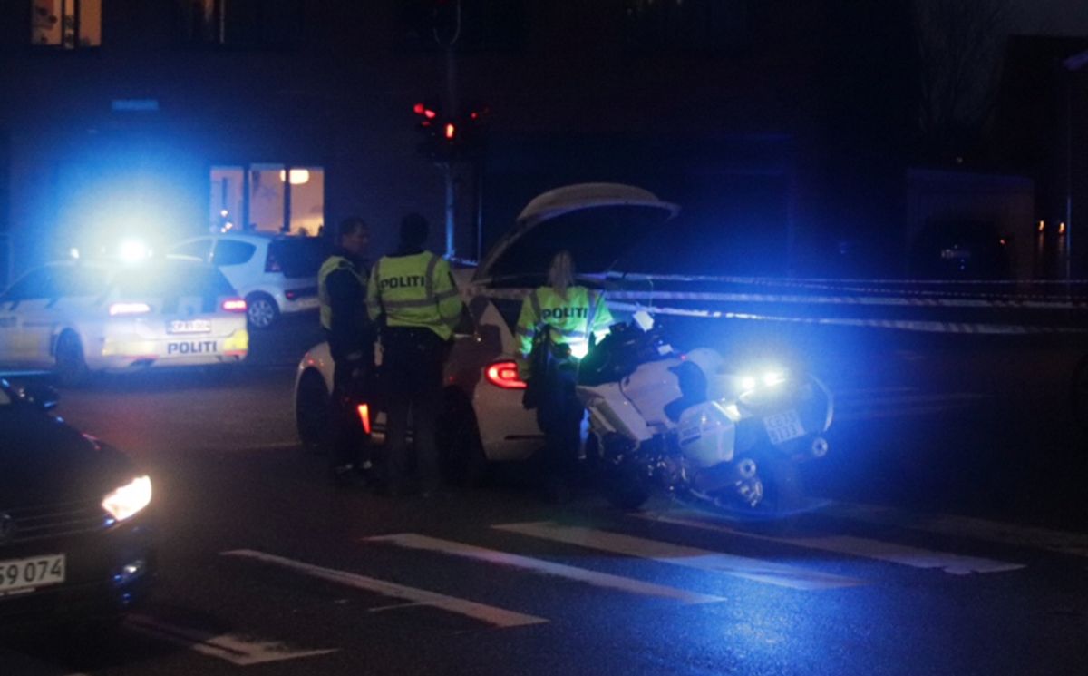 En kvindelig cyklist er død af sine kvæstelser.