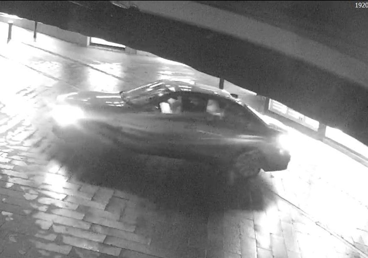 Det var denne bil, der blev brugt ved smykke-kuppet tidligt tirsdag morgen Skt. Clemens Torv i Aarhus. Se video af bilen over artiklen.