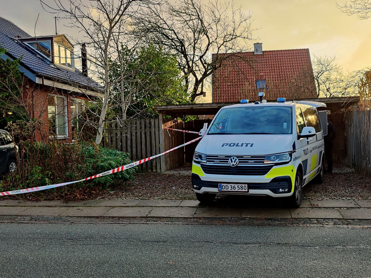 Der er afspærret, og politiet undersøger sagen