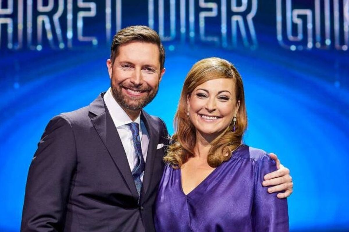 Kåre Quist og Stéphanie Surrugue er igen værter for "Året der gik", som får deltagelse af årets hovedpersoner. (PR-foto).