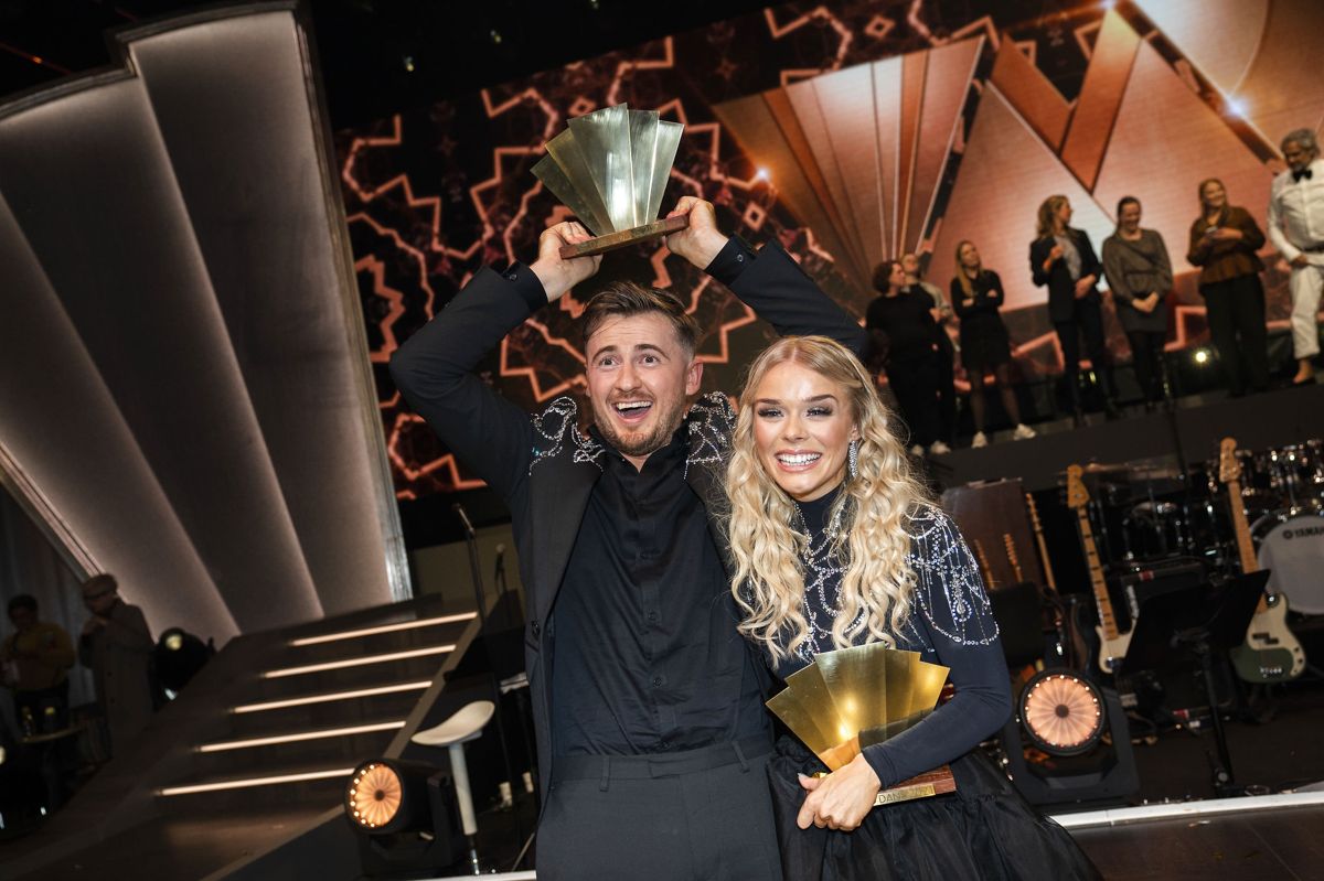 - Hun er den bedste dansepartner i hele universet, jublede Jimilian efter sejren med Asta Björk.