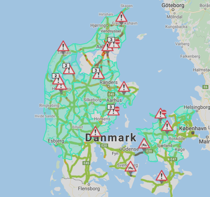 Motorvej helt spærret af lastbil