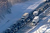 Fanget på snefyldt motorvej i 27 timer