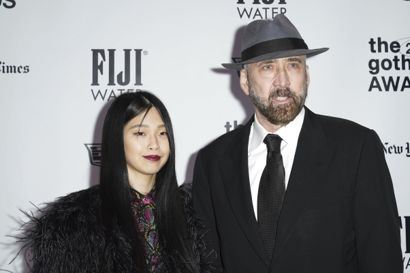 Skuespiller Nicolas Cage har indspillet en lang række film og er blevet anerkendt mange gange for sine præstationer. Blandt andet modtog han i 1996 en oscarstatuette for sin hovedrolle i filmen "Leaving Las Vegas". Her ses han med sin hustru, Riko Shibata.(Arkivfoto)