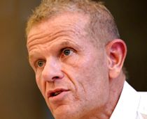 Brød ind hos fængslet spionchef