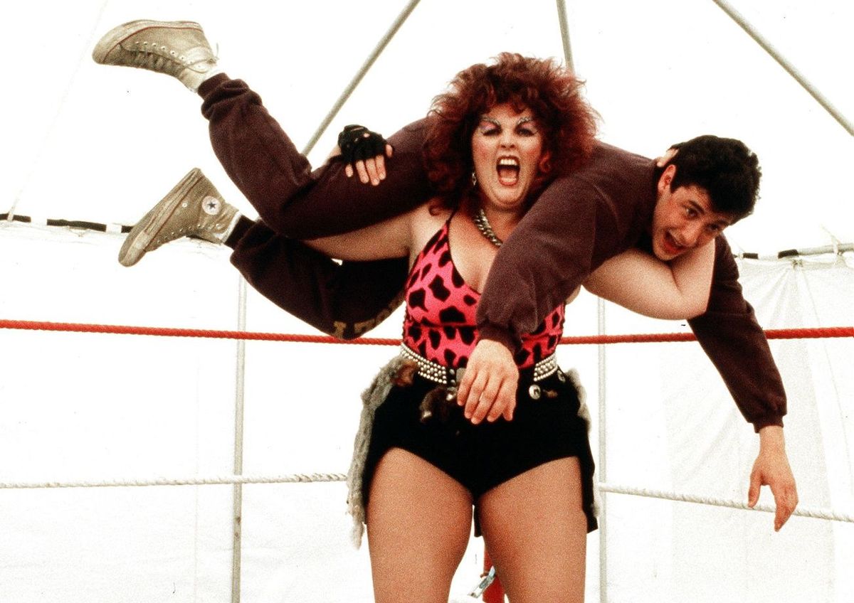 Wrestleren Deanna Booher var kendt som 'Matilda The Hun'. Hun medvirkede i adskillige film.