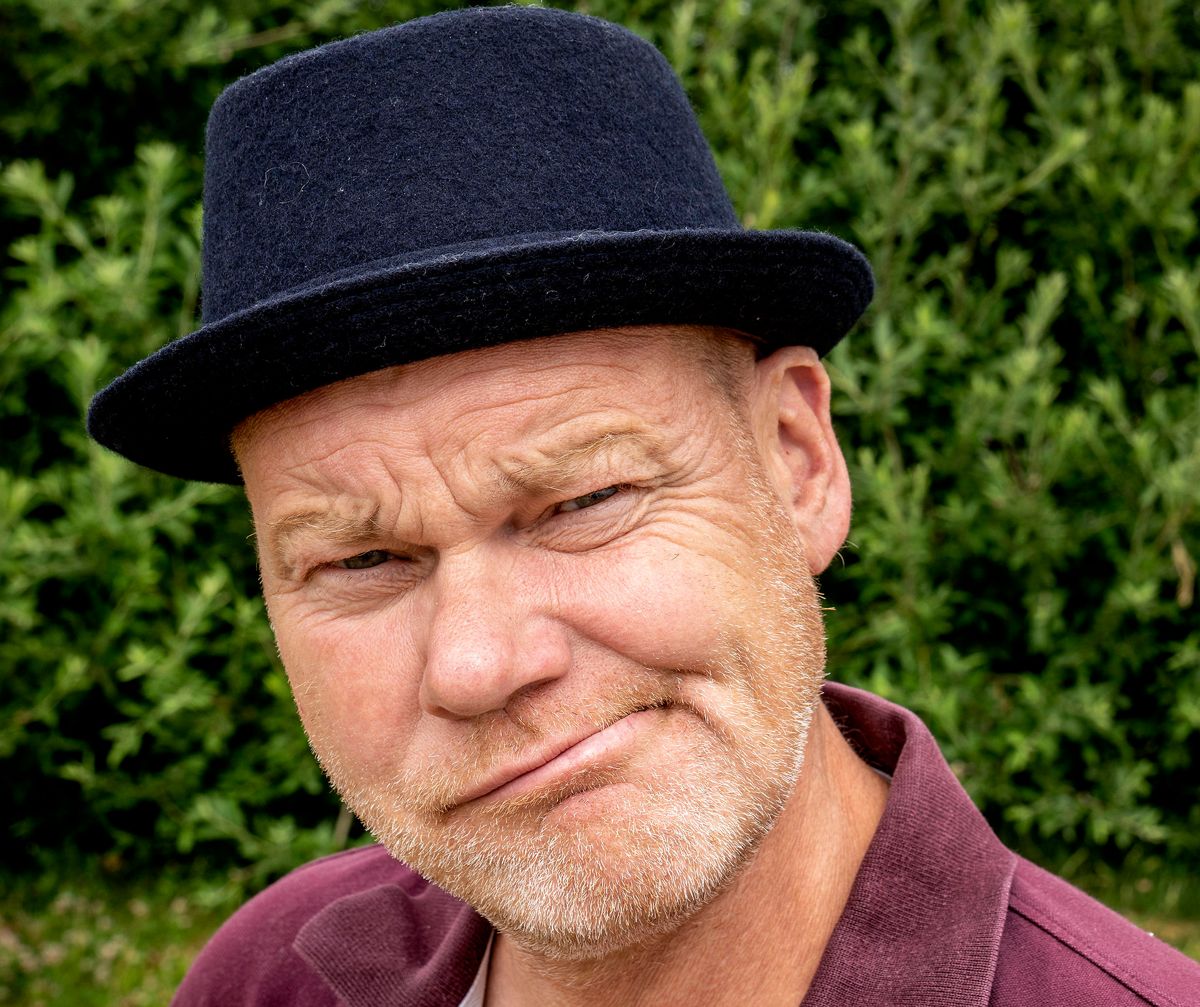 Komikeren Andreas Bo er en af de kendisser, der skal stå i spidsen for Danmarks Indsamlingen