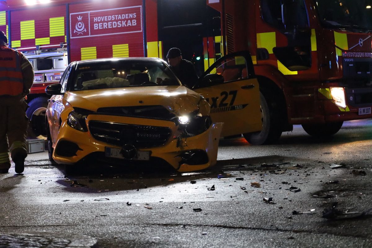 Taxaen var tilsyneladende noget medtaget efter sammenstødet.