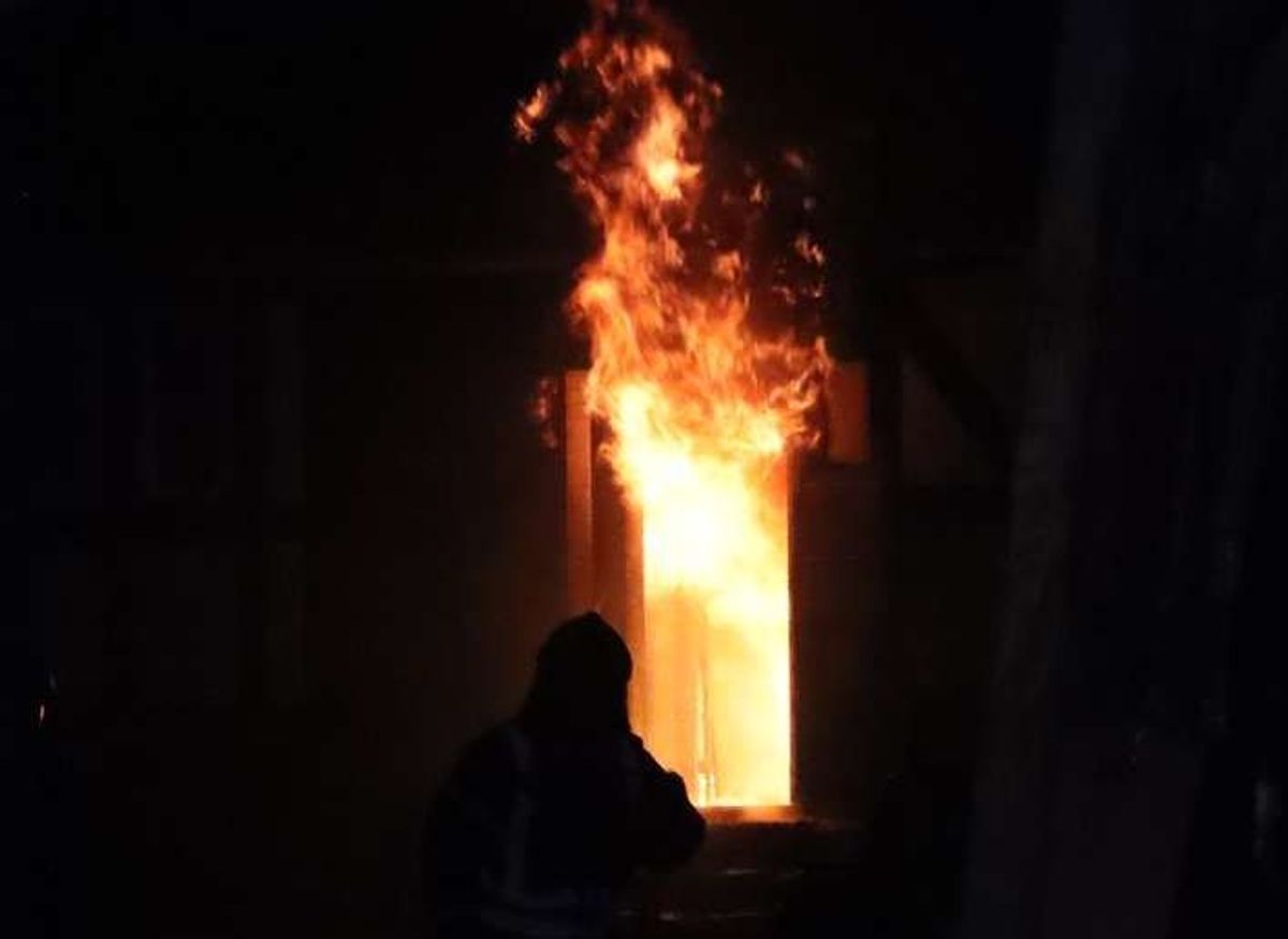 Villa i flammer: Kvinde forbrændt