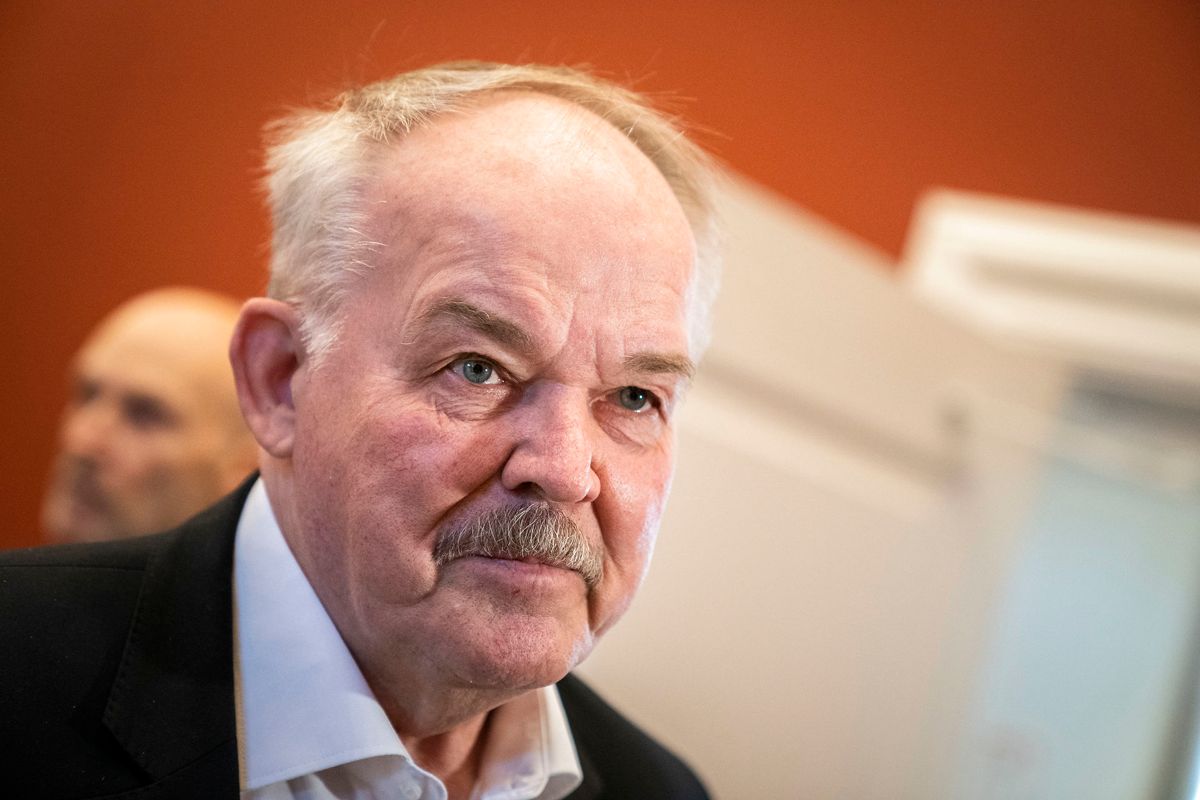 Hun burde holde sig ude af formandsvalget, mener Bent Bøgsted