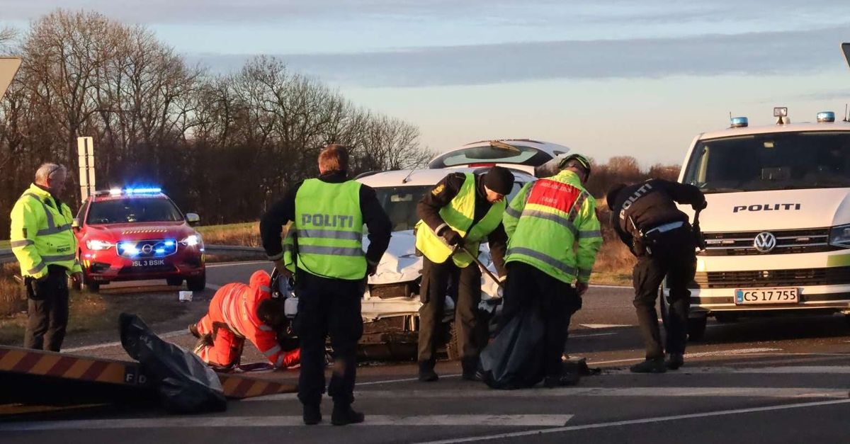 Politiet afspærrede vejen i en times tid.