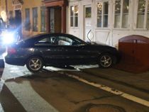 Mercedes ender i husmur