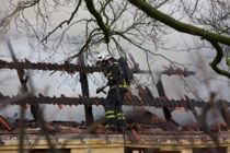 I flammer: Taget kollapset