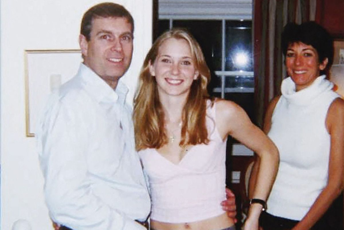 Et fotografi, som viser Storbritanniens prins Andrew med en arm omkring Virginia Giuffre, der anklager ham for overgreb, og Ghislaine Maxwell i baggrunden, har advokater ikke tilstrækkeligt med viden om til at bekræfte eller afvise som ægte.