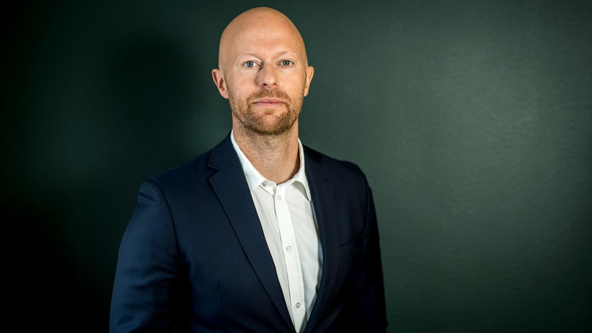 Zak Egholm kaster sig nu over ishockey