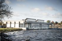 Holder vejret mens vandet stiger