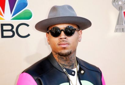 Rapperen Chris Brown nægter at have begået en voldtægt ombord på en yacht