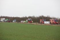 Lastbil og bil brager sammen