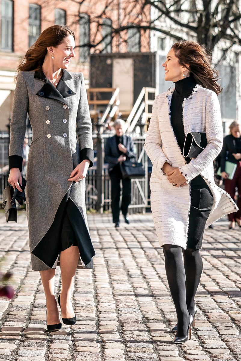 Kronprinsesse Mary og hertuginden af Cambridge, Catherine, ankommer til besøg hos Danner Stiftelsen i København.