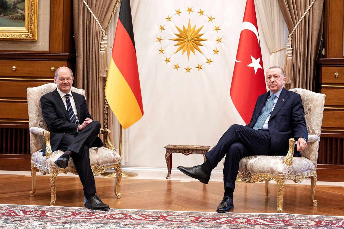 Tysklands forbundskansler, Olaf Scholz, har mandag for første gang som kansler besøgt Tyrkiets præsident, Recep Tayyip Erdogan.