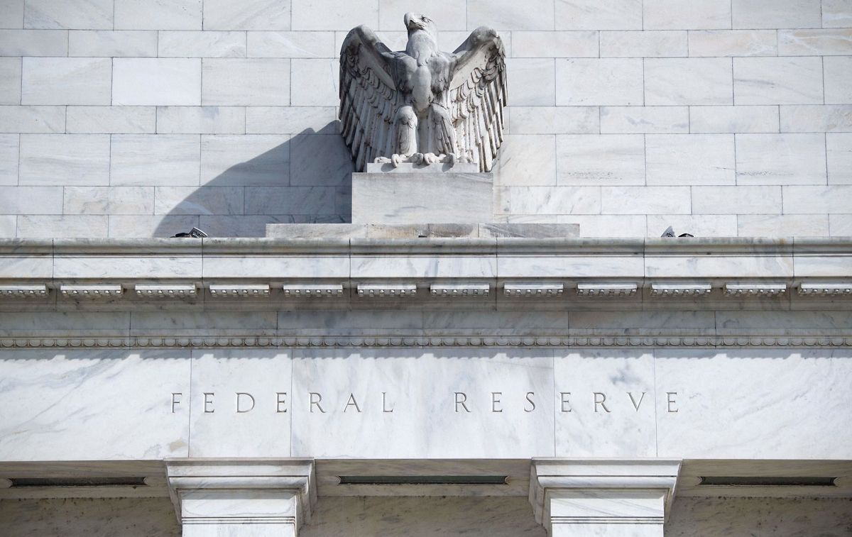 Den amerikanske centralbank slår til og hæver renten.