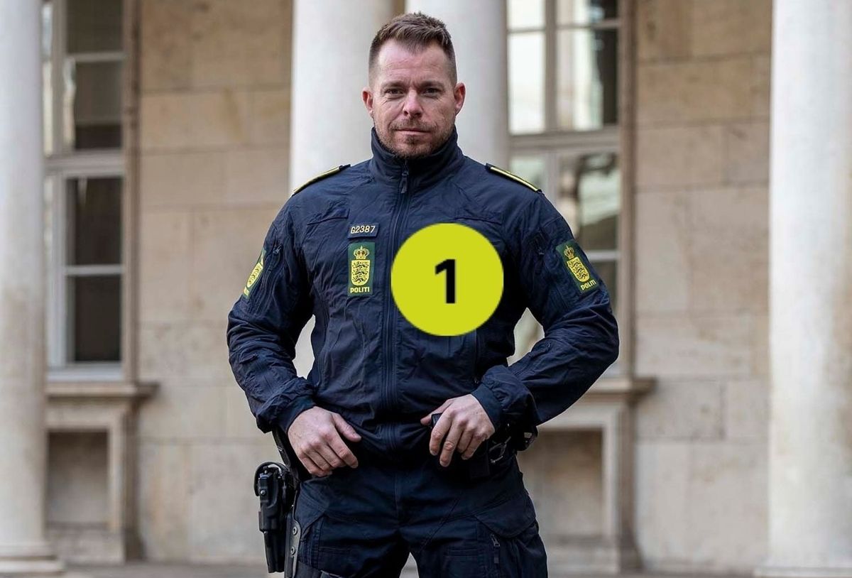 jury Stor vrangforestilling Billedhugger Her er politibetjentens nye uniform • Newsbreak.dk