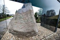 Klar til at smide Jellingstenene ud