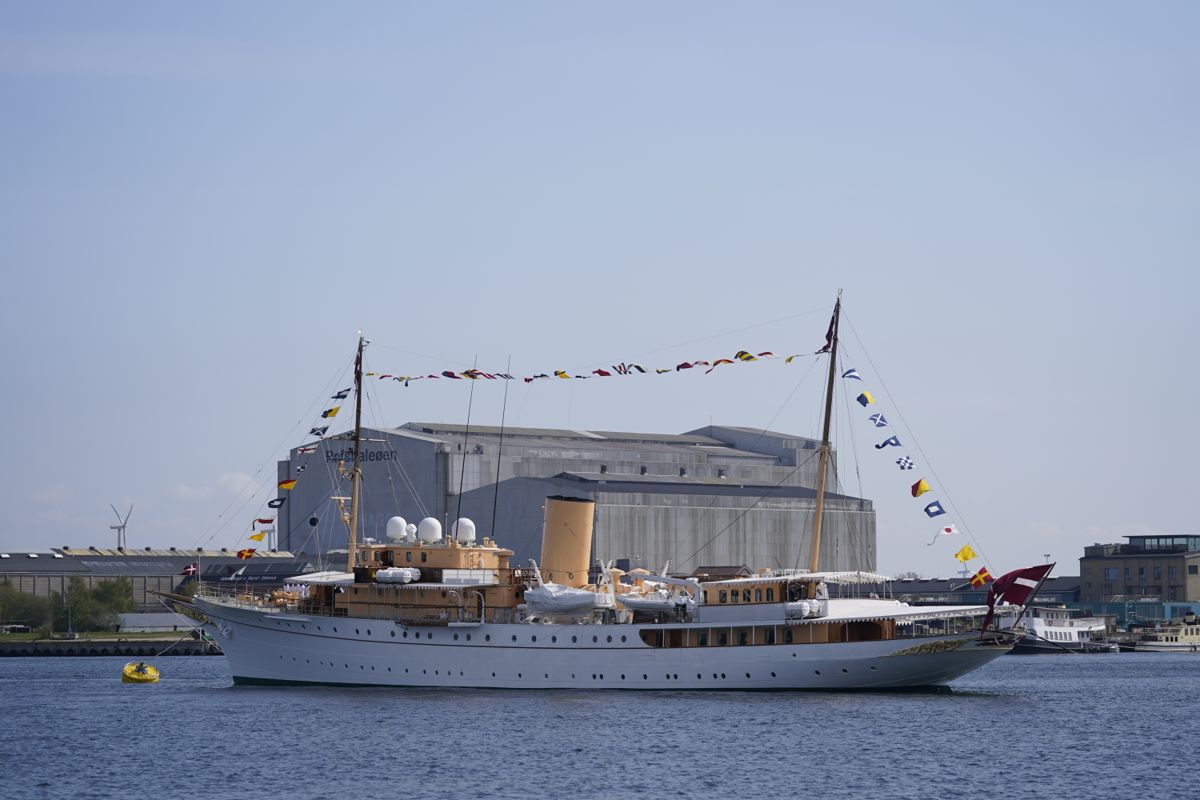 Kongeskibet Dannebrog.
