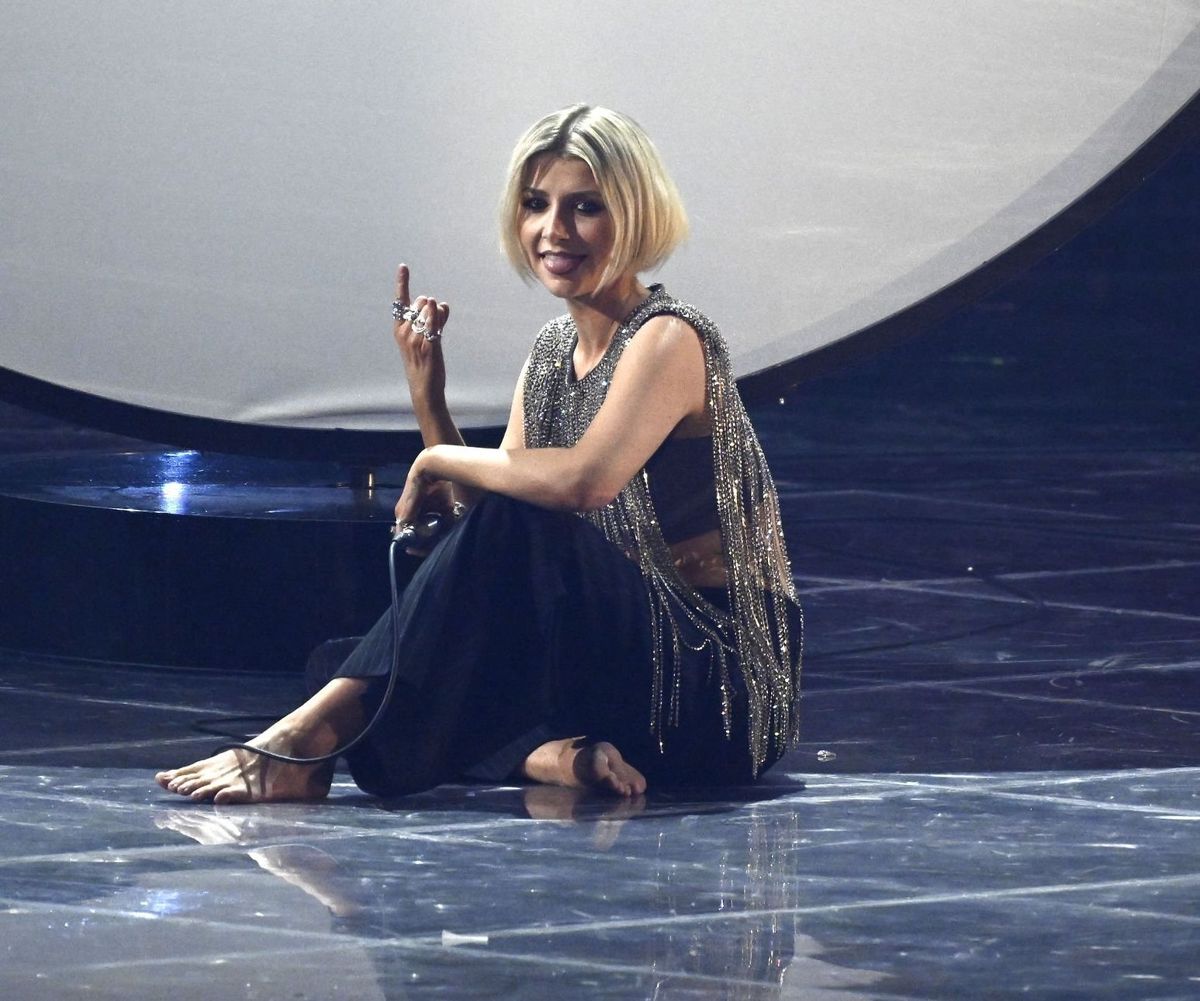 Cornelia Jakobs og sangen "Hold Me Closer" faldt i Eurovision-seernes og juryernes smag. Hun skal nu kæmpe i finalen.