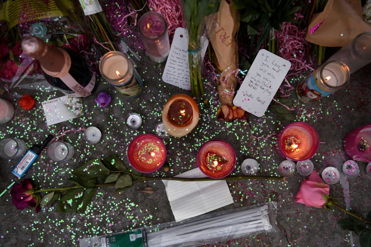 Blomster på stedet efter ulykken