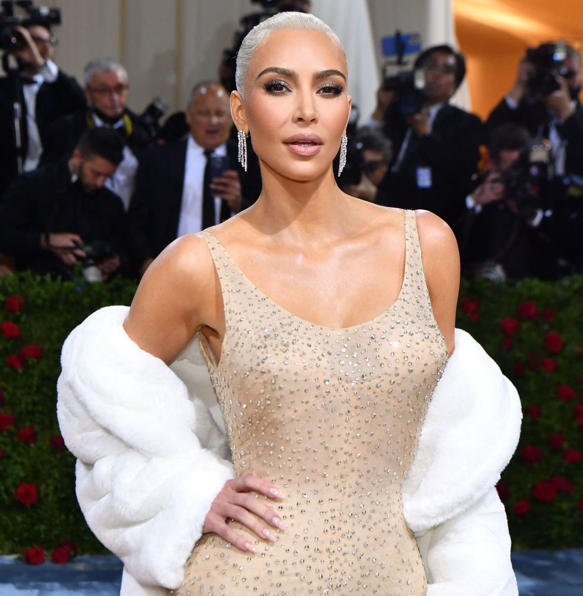 Nu bestemmer Kim Kardashian selv, hvilket tøj hun iklæder sig. Men det kan altså give hende angstanfald.