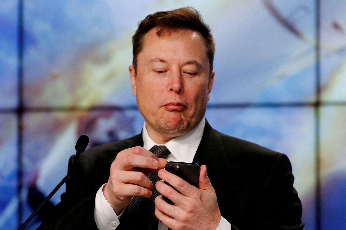 Elon Musk skriver på Twitter, at hans køb af det sociale medie er midlertidigt sat på pause. (Arkivfoto).