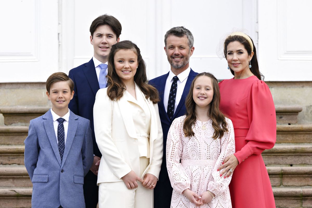 Kronprinsparret 18. ægteskabsår har været et begivenhedsrigt et af slagsen. Den 5. februar fyldte kronprinsessen 50 år, og den 30. april blev det royale pars ældste datter, prinsesse Isabella, konfirmeret. (Arkivfoto).