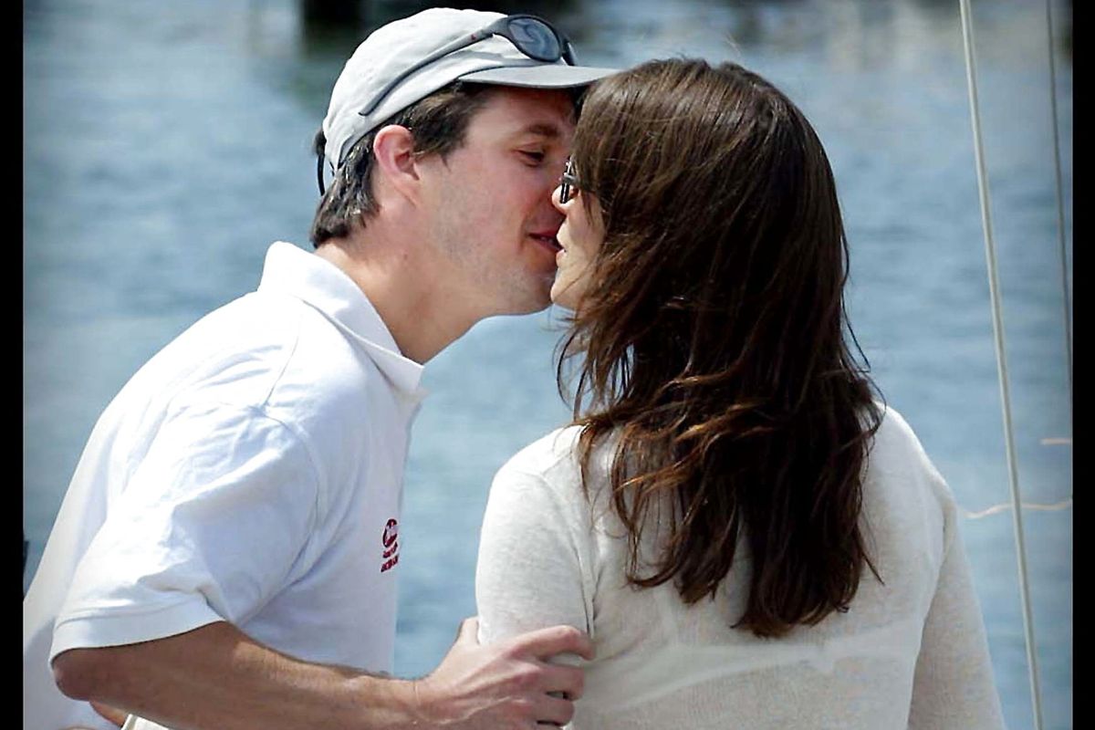 Kronprins Frederik og kronprinsesse Mary mødte første gang hinanden på en pub i Sydney under OL i 2000. Parret blev forlovet under en rejse til Rom i 2003. (Arkivfoto).