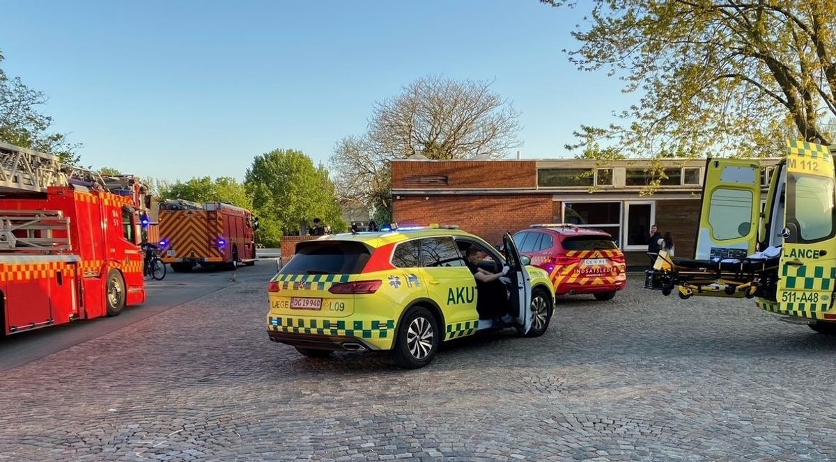Det er her ved Rugvængets Skole i Ballerup, der er sket en ulykke.
