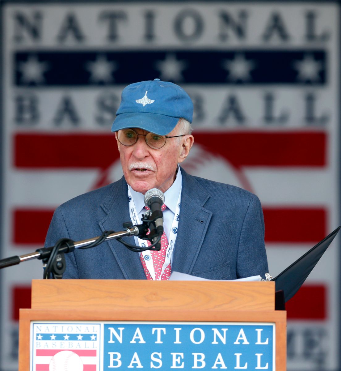 Roger Angell dækkede blandt andet baseball, som han lavede utallige skriverier om.