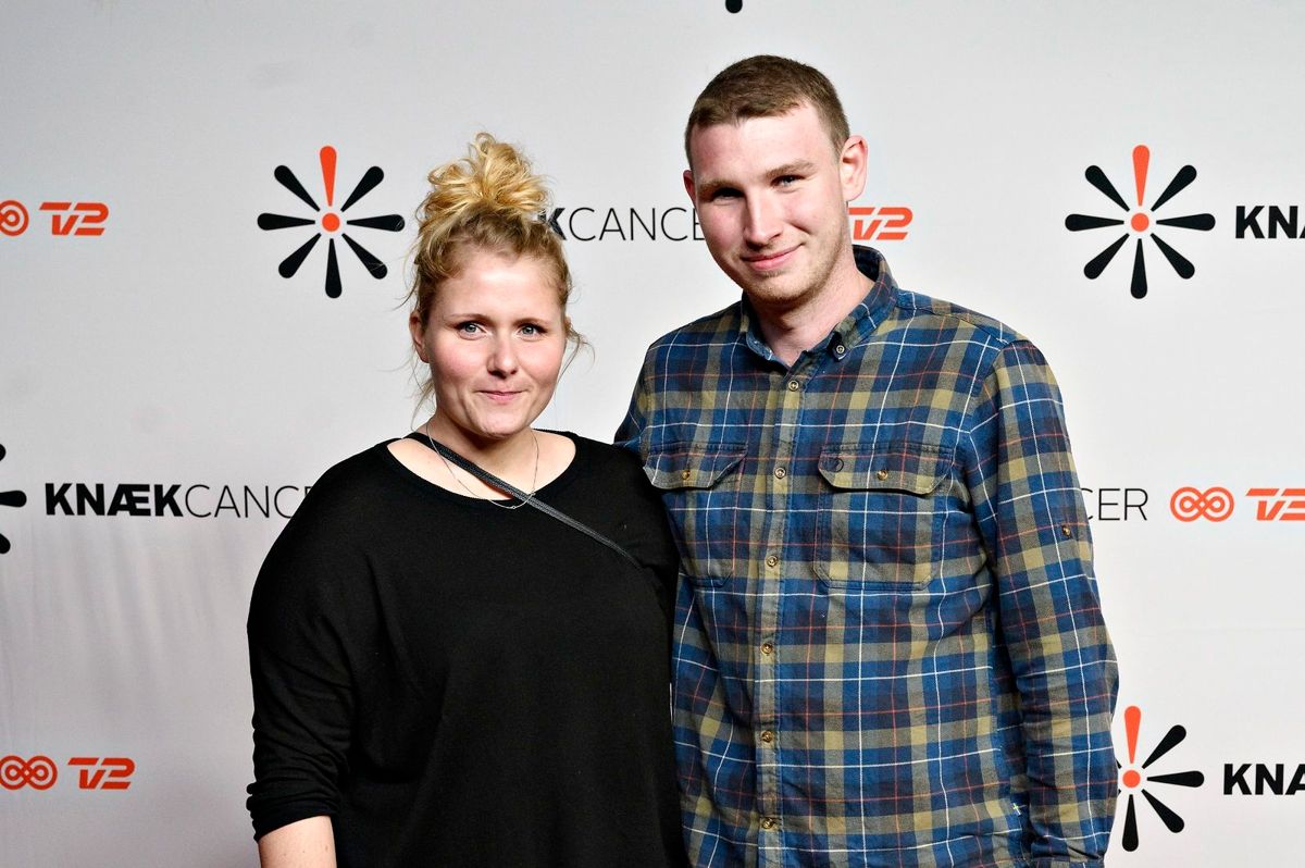 Stine Marthine Pedersen og Niels Pors mødte hianden via 'Landmand søger Kærlighed' i 2020. Lørdag blev gift hjemme i deres egen have.