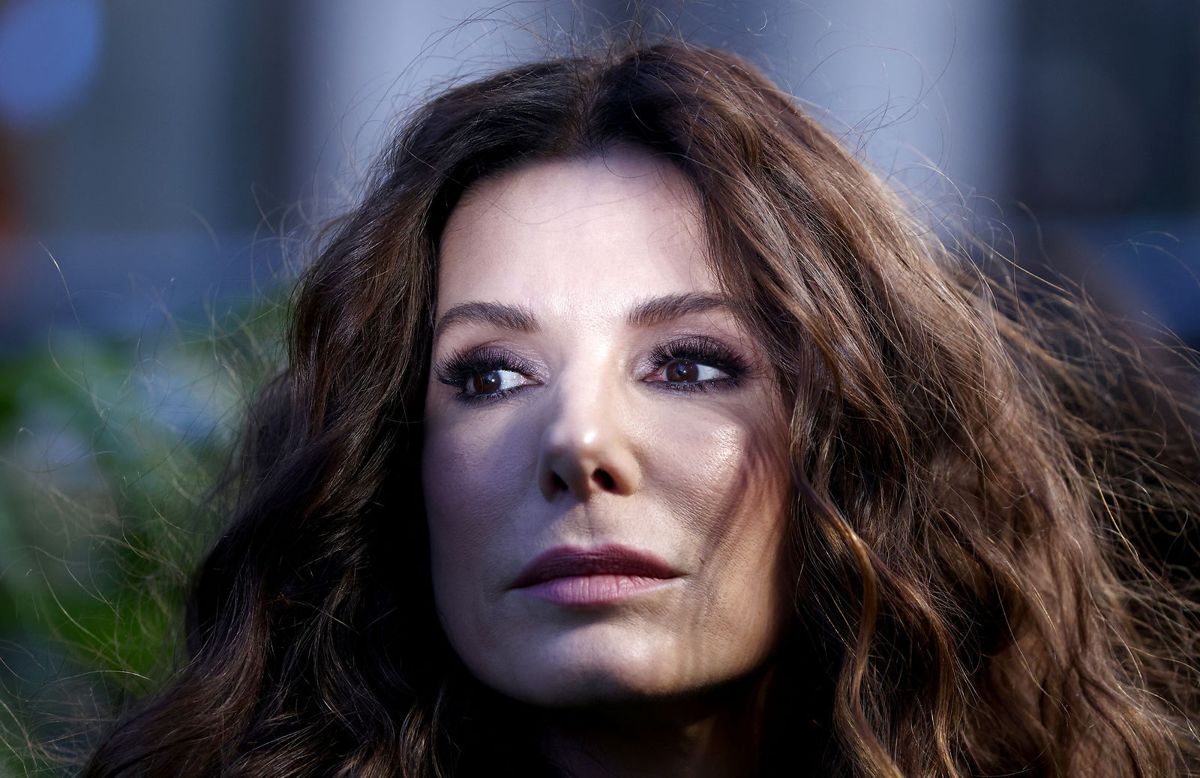 Superstjernen Sandra Bullock har valgt at sætte karrieren på standby. Hun følger sig simpelthen slidt op.