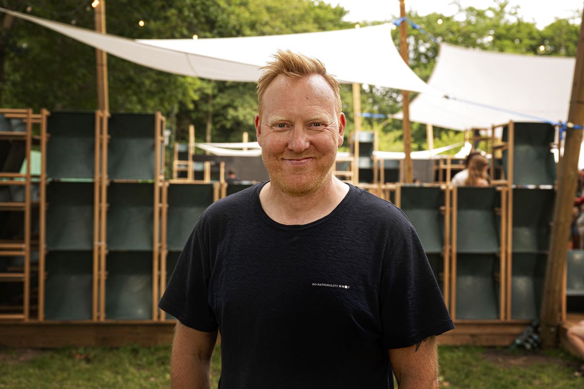 Bliver brødrene Gallagher gode venner igen, er der håb for, at Oasis får hele Roskilde Festival til at synge "Wonderwall". Men Anders Breinholt tror dog ikke på projektet. Derfor må Coldplay godt vende tilbage. Det er mere realistisk, siger han.