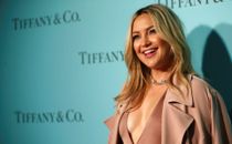 Kate Hudson smider tøjet