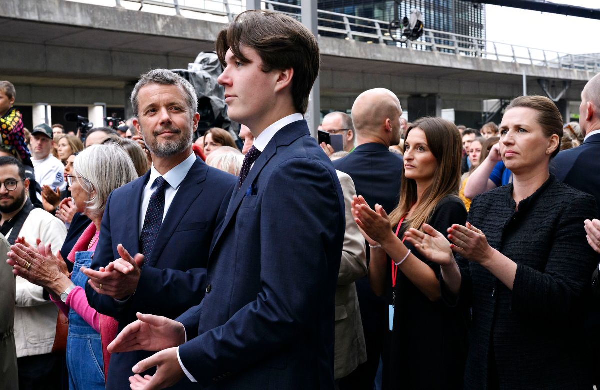 Kronprins Frederik og prins Christian samt statsminister Mette Frederiksen under mindehøjtidelighed for ofrene ved skyderiet i Field's i København