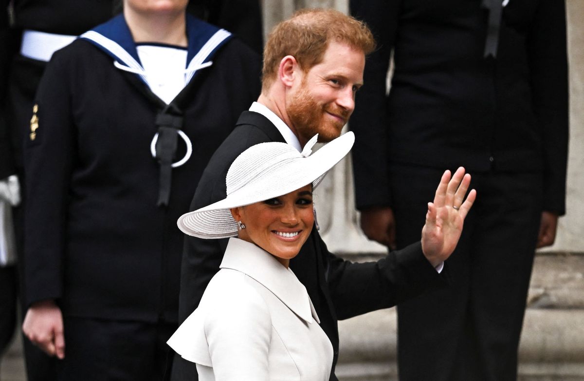 Meghan og Harrys venner fra ungdomsårene holder ikke ubetinget meget af hinanden, beretter en ny bog.