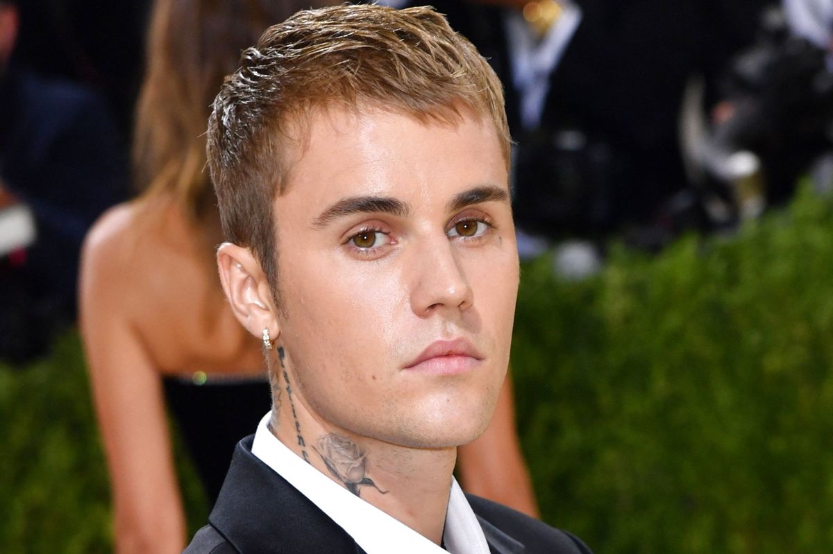 Justin Bieber måtte udskyde den nordamerikanske del af sin turné på grund af ansigtslammelse, men nu er Sorry-sangeren altså klar til at stå på scenen igen. (Arkivfoto).