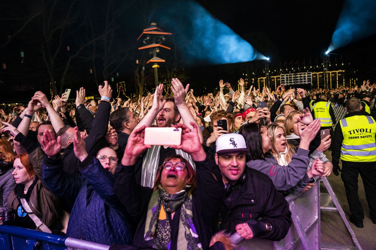 Tidligere på året oplevede Tivoli problemer og tumult ved Fredagsrock-koncerterne. Som konsekvens valgte de at erstatte nogle af kunstnerne, som de frygtede kunne give vilde koncerter, med andre. (Arkivfoto).