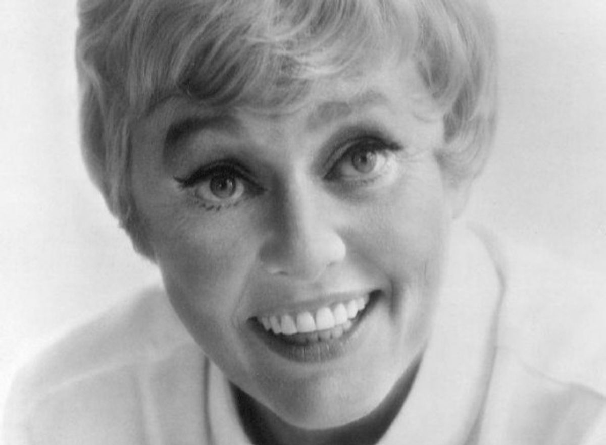Pat Carroll er død.