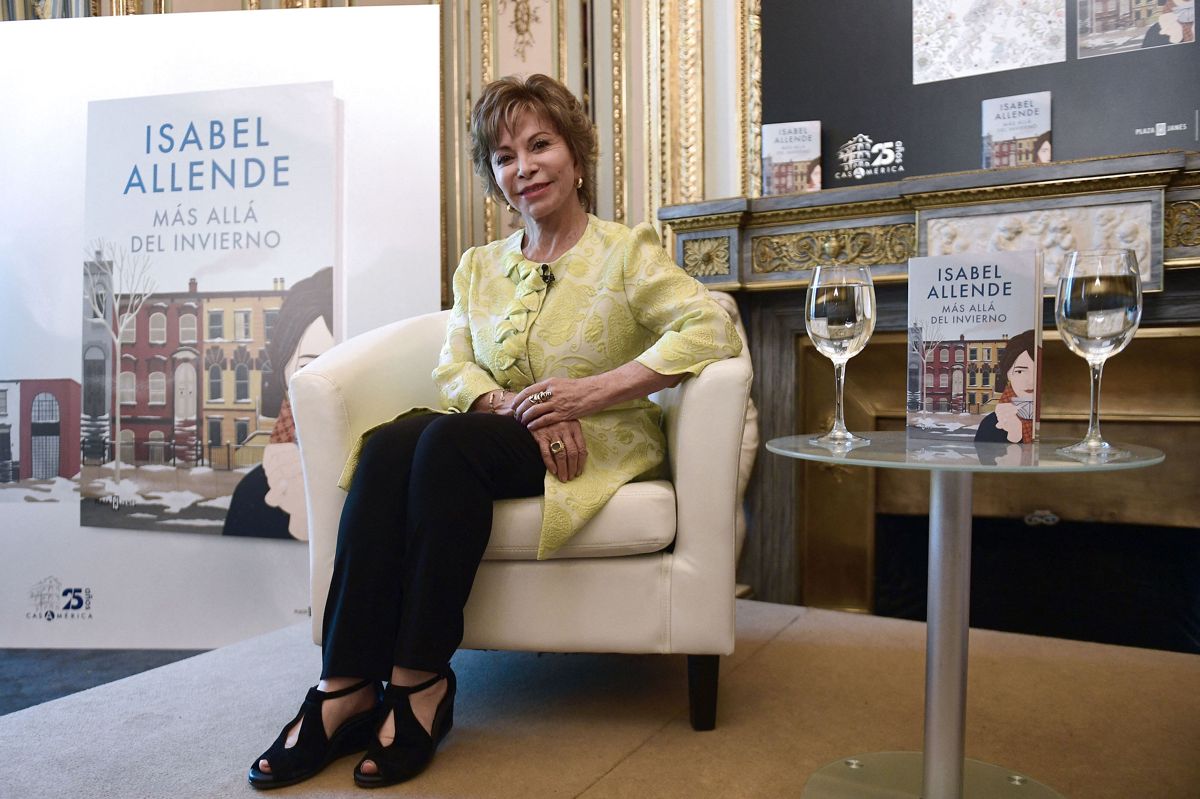 Isabel Allende er særdeles aktiv. Siden coronapandemiens udbrud har hun skrevet tre bøger. Tirsdag den 2. august fylder hun 80 år. (Arkivfoto).