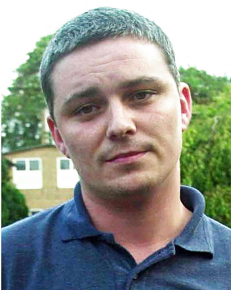 Ian Huntley har erkendt at have dræbt de to 10-årige piger. Han blev idømt livsvarigt fængsel.