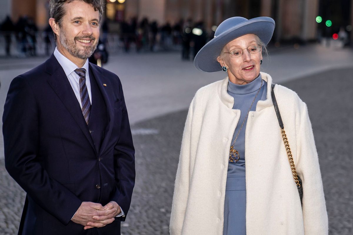 I dagene fra og og med den 9. til og med den 20. august, er det kronprins Frederik, der er fungerende regent for Danmark.