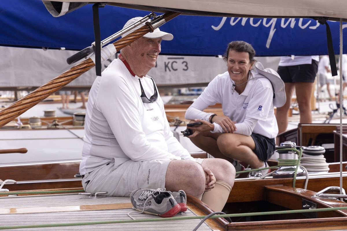 Kong Harald deltog i forrige uge i en VM-sejlads i Genève i Schweiz.