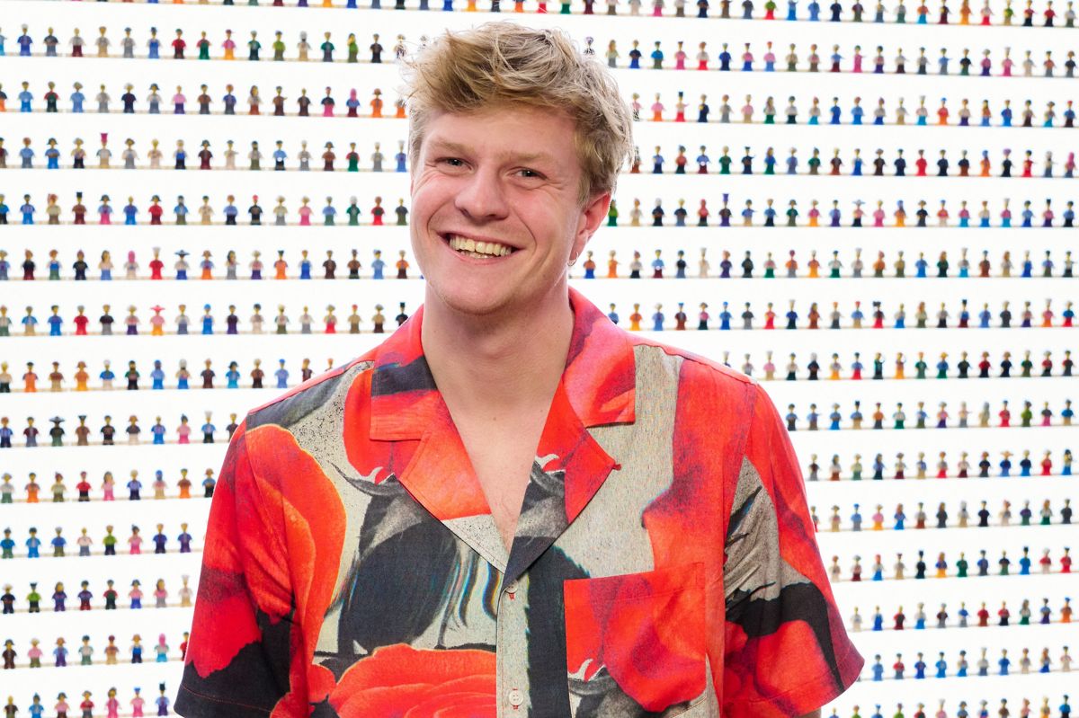 Victor Lander napper endnu en tørn som vært på "Lego Masters". Den 28-årige komiker har selv bevist, at han kan diske op med kreative løsninger. Han vandt nemlig tredje sæson af "Stormester" på TV 2 i 2020. (PR-foto).